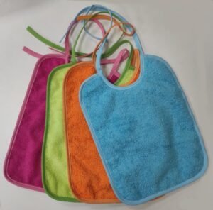 Babero grande 25x30 plastico y beta 004 1